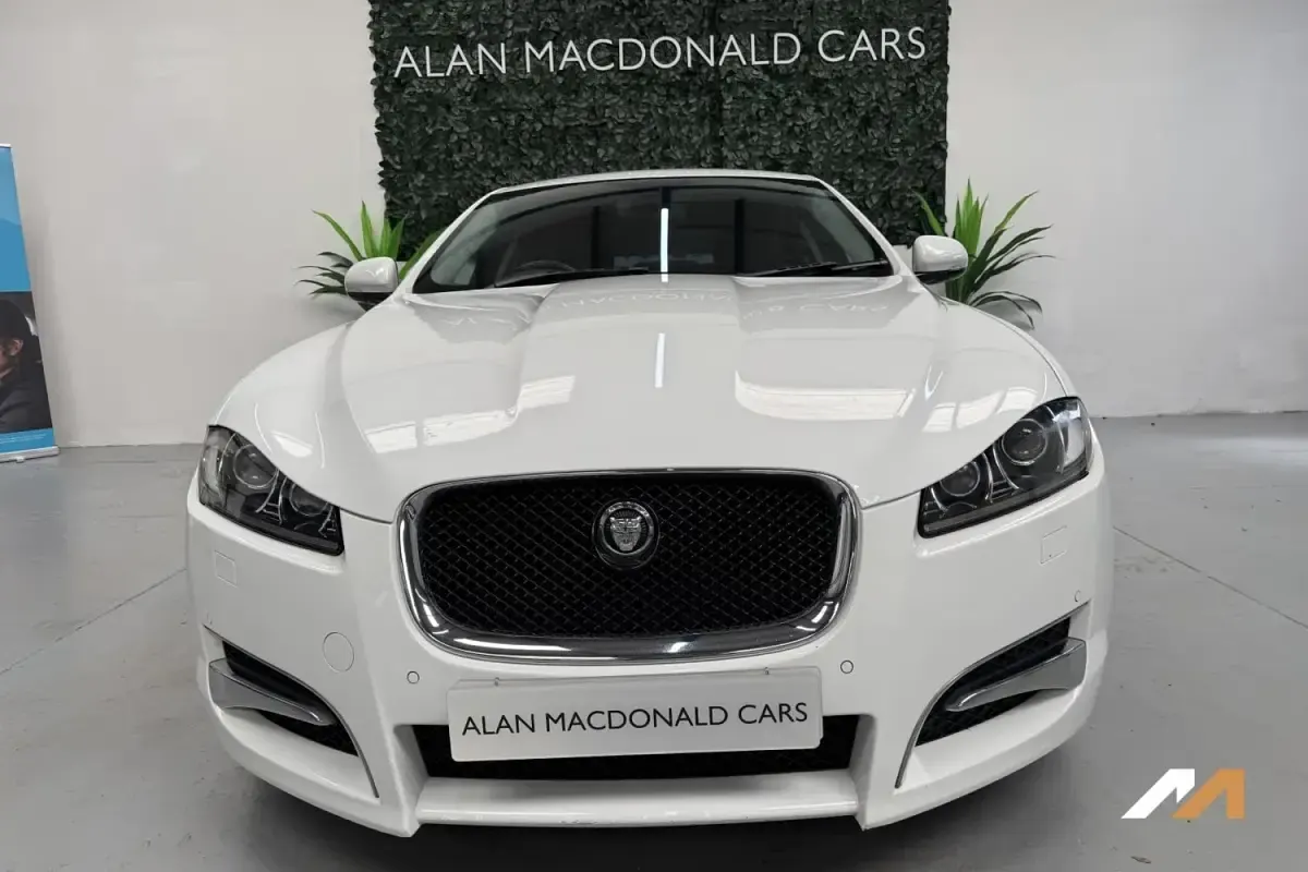 Second-hand Jaguar XF Portfolio 271 CP (199 kW) 2012 Alb Berlinǎ