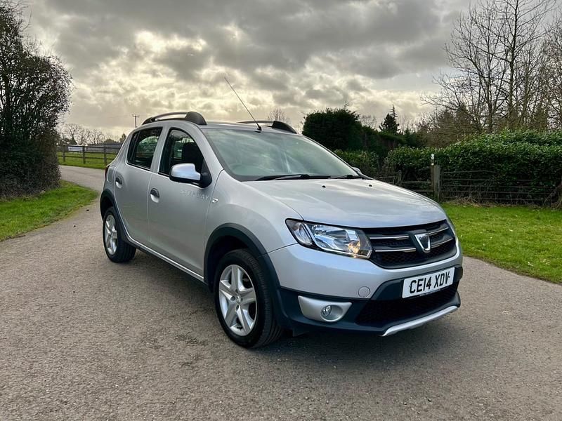 Used Dacia Sandero Lauréate 2014 Silver Hatchback