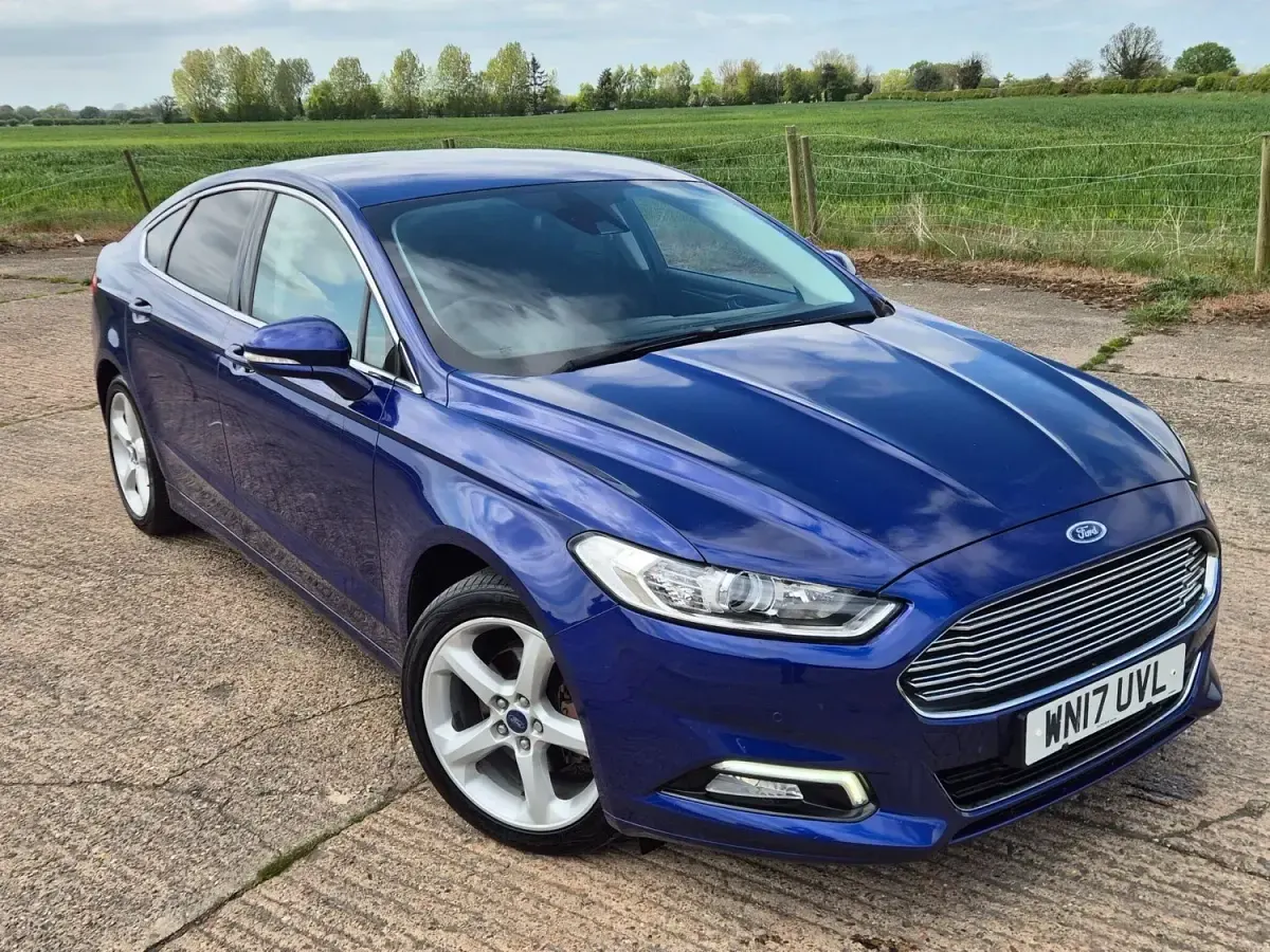 Begagnad Ford Mondeo Titanium 180 HK (132 kW) 2017 Blå Halvkombi