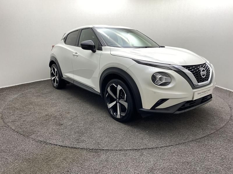 Storm white Used 2021 Nissan Juke Tekna SUV | £14,990 (Fair price) - Image 1/4