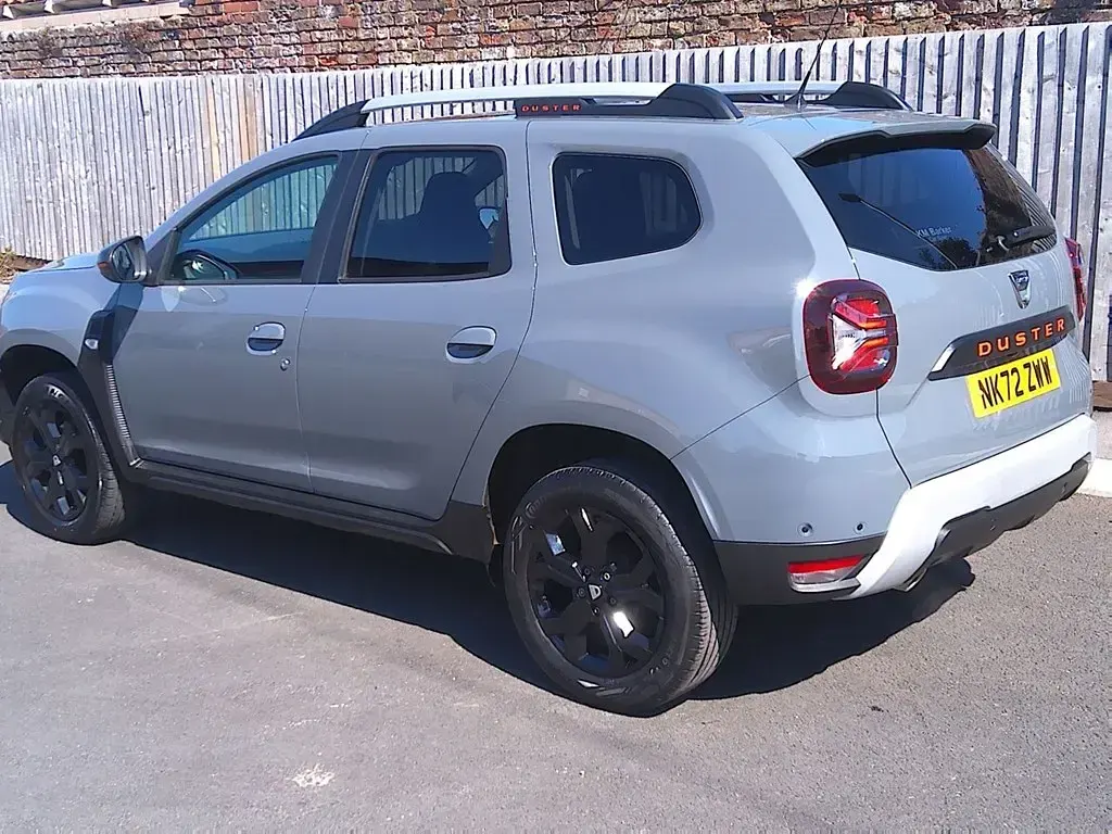 Used Dacia Duster Extreme 130 HP (95 kW) 2023 Grey SUV