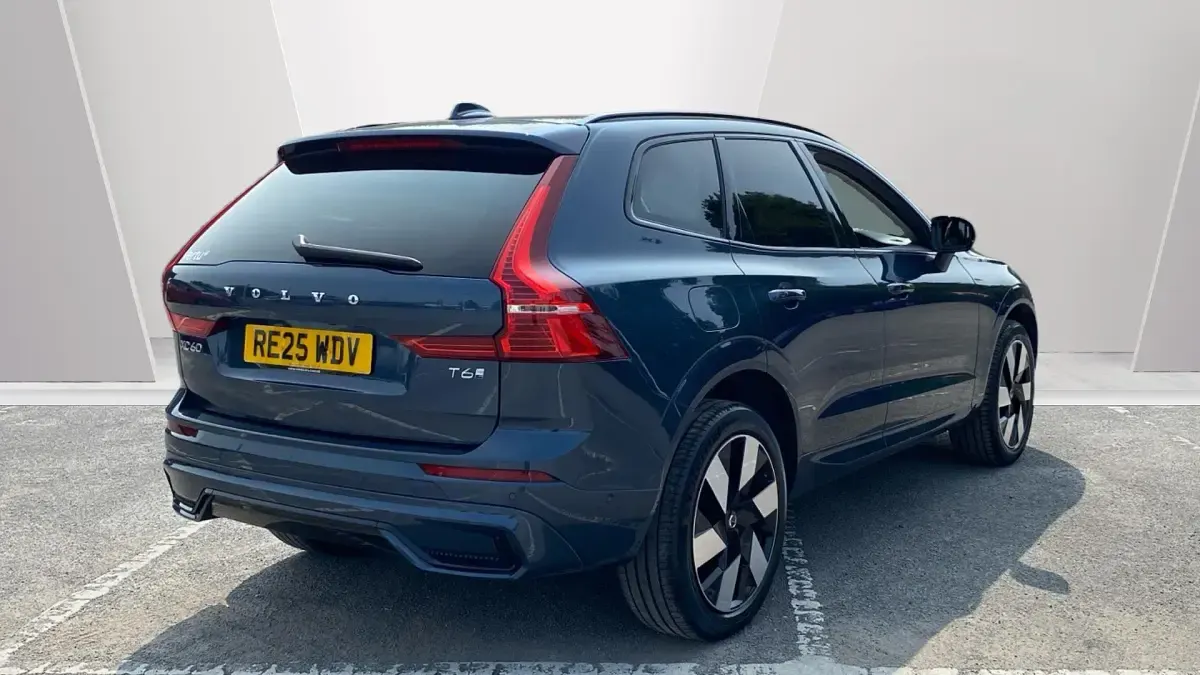 Used Volvo XC60 Plus 350 HP (257 kW) 2025 Blue SUV