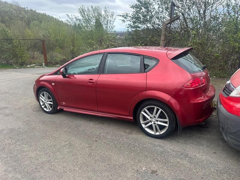 Used Seat Leon 2011 Red Hatchback