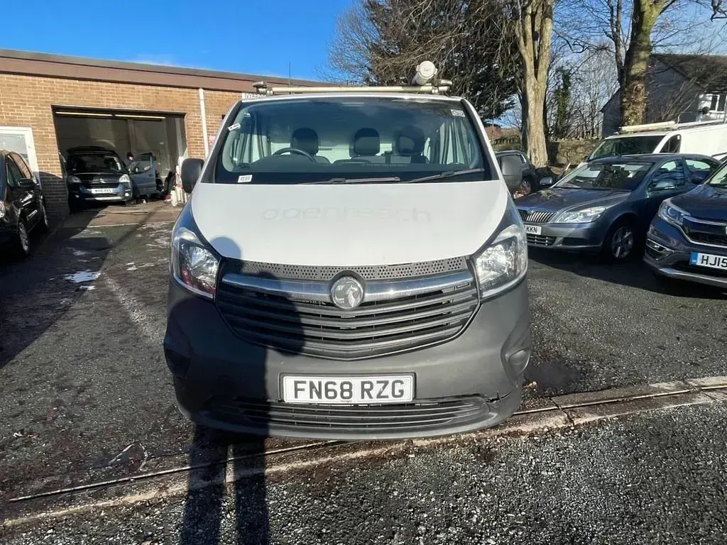 Usado Vauxhall Vivaro S 95 HP (69 kW) 2018 Branco Monovolume