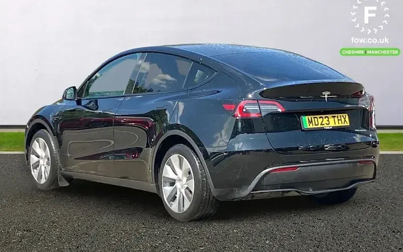 Used Tesla Model Y Long Range AWD 286 kW (389 HP) 2025 SUV