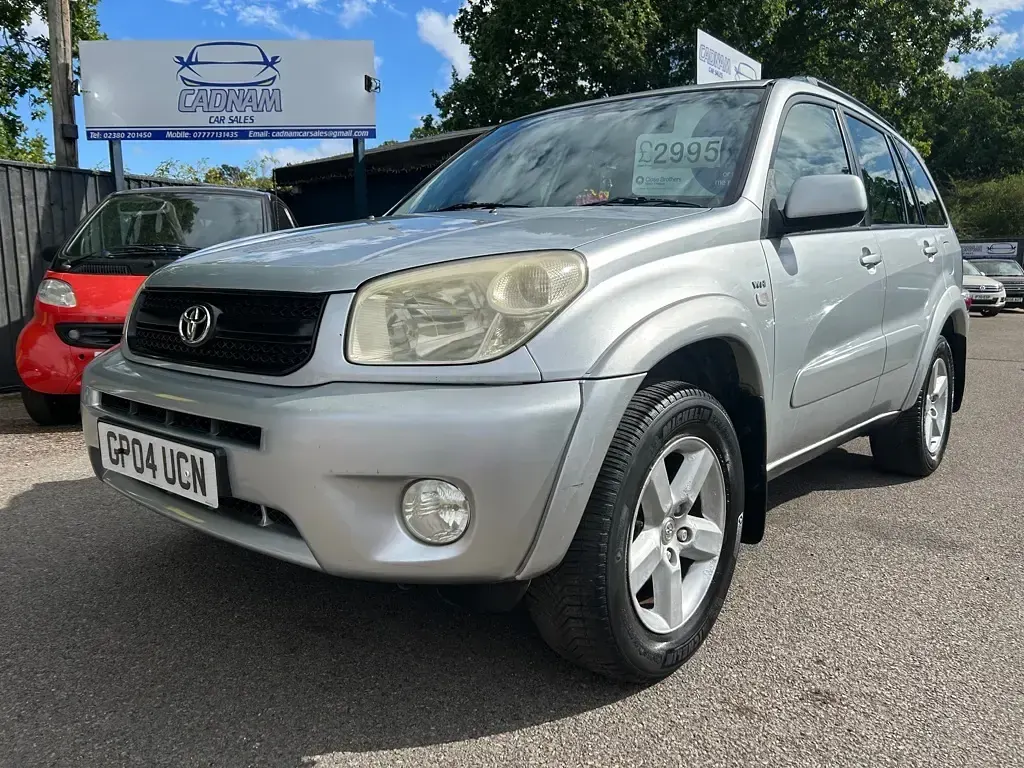 Used Toyota RAV4 147 HP (108 kW) 2004 Silver SUV