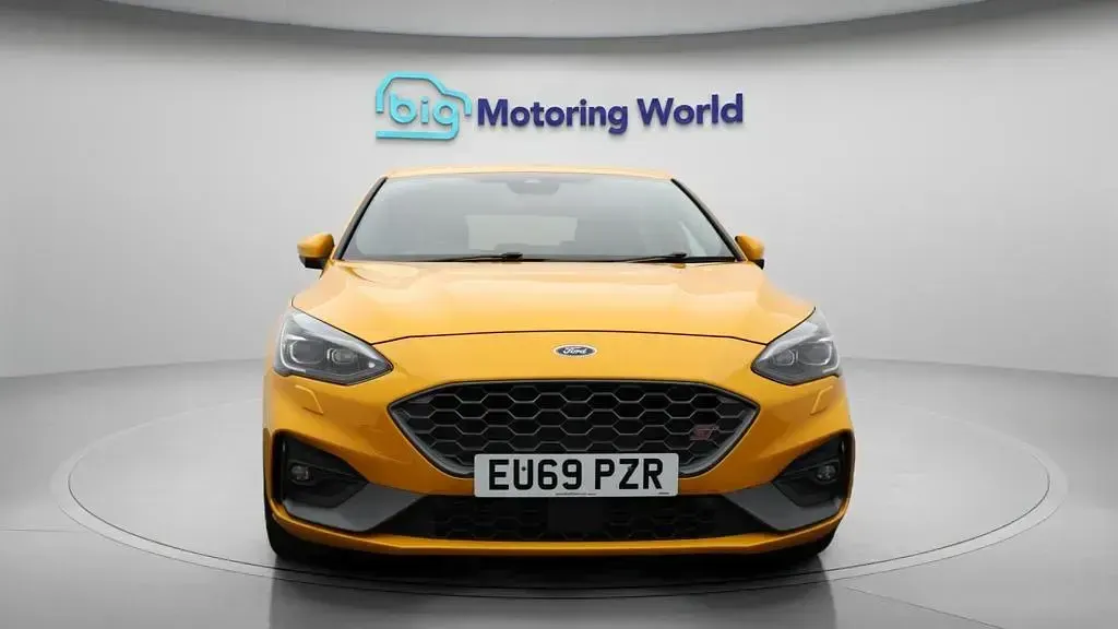 Used Ford Focus ST 280 HP (205 kW) 2019 Orange Hatchback