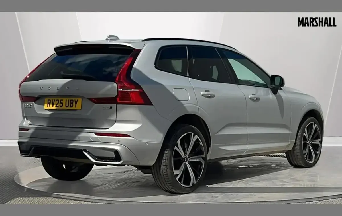 Used Volvo XC60 Ultra 247 HP (181 kW) 2025 Silver SUV