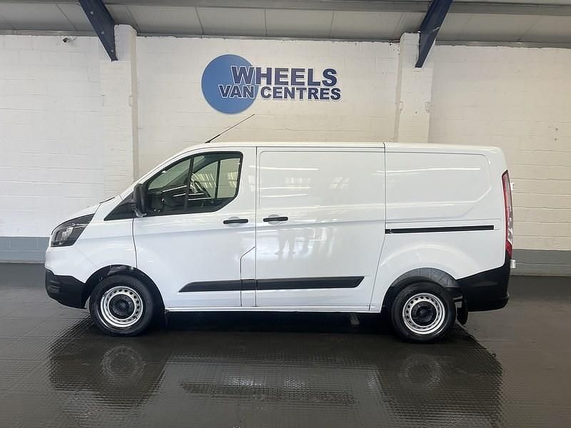 Used Ford Transit Custom S 2022 Frozen white (solid colour) Van