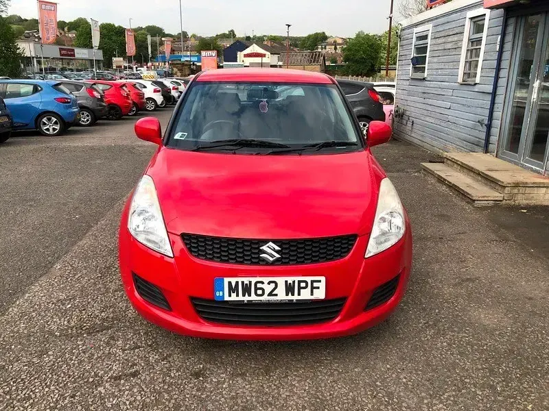 Usado Suzuki Swift 2013 Vermelho Citadino