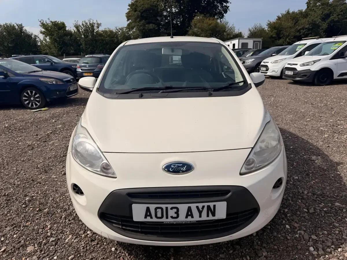 Used Ford Ka S 69 HP (50 kW) 2013 White Hatchback