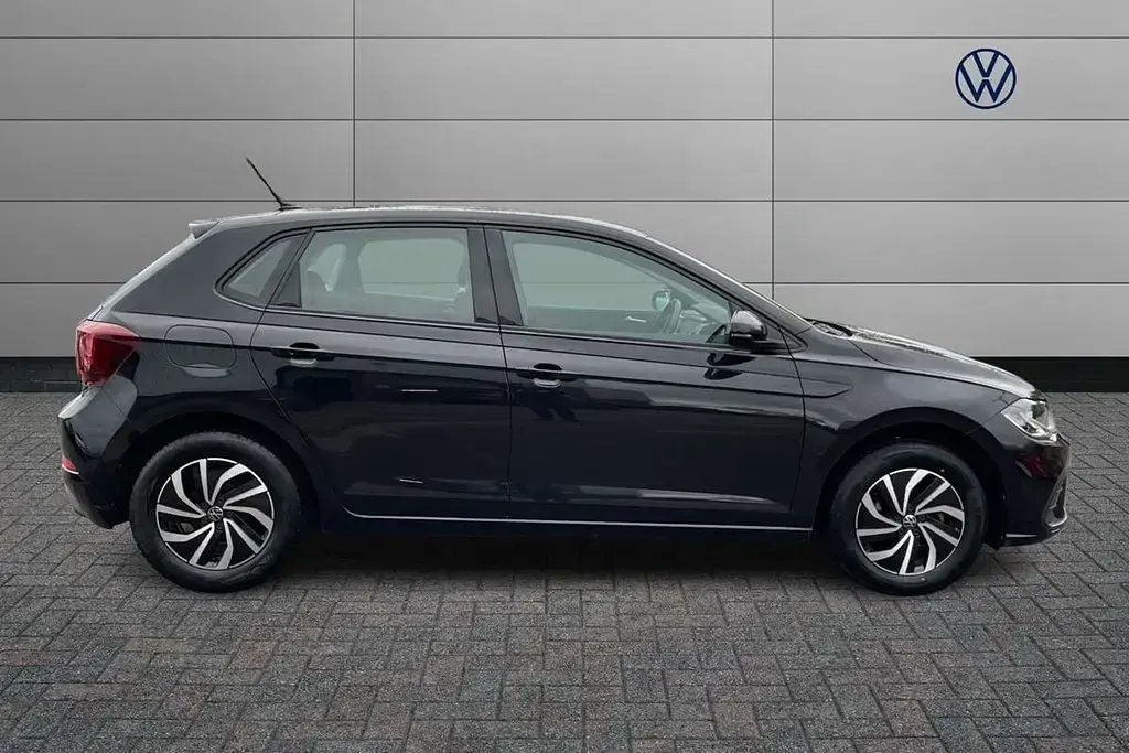 Second-hand VW Polo Life 80 CP (58 kW) 2022 Negru Hatchback