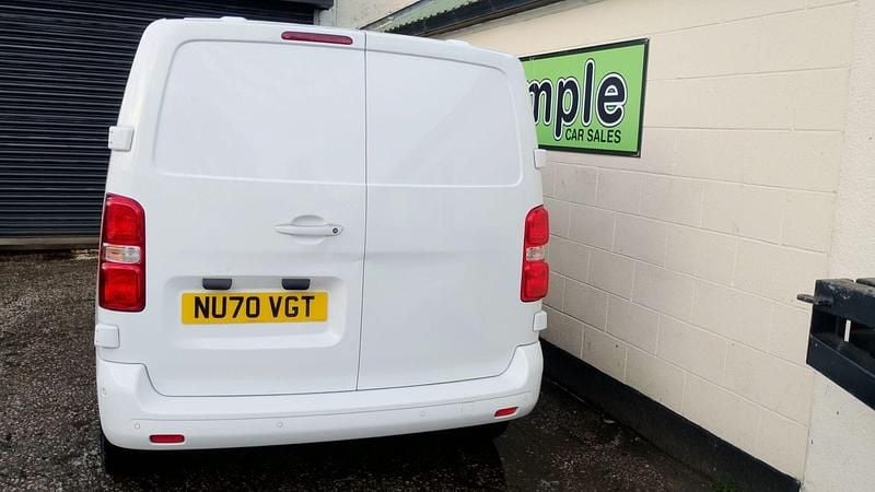 Used Toyota Proace Design 120 HP (88 kW) 2021 White MPV