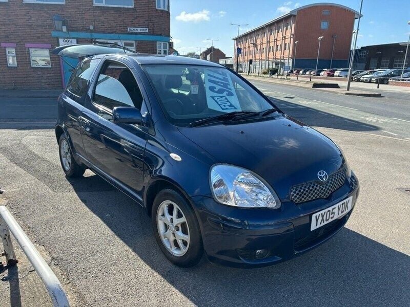 Blue Used 2005 Toyota Yaris Hatchback | £1,695 (Fair price) - Image 1/4