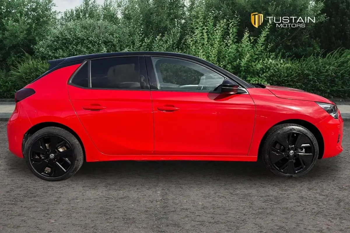 Second-hand Vauxhall Corsa-e Edition 100 kW (136 CP) 2022 Roșu Hatchback