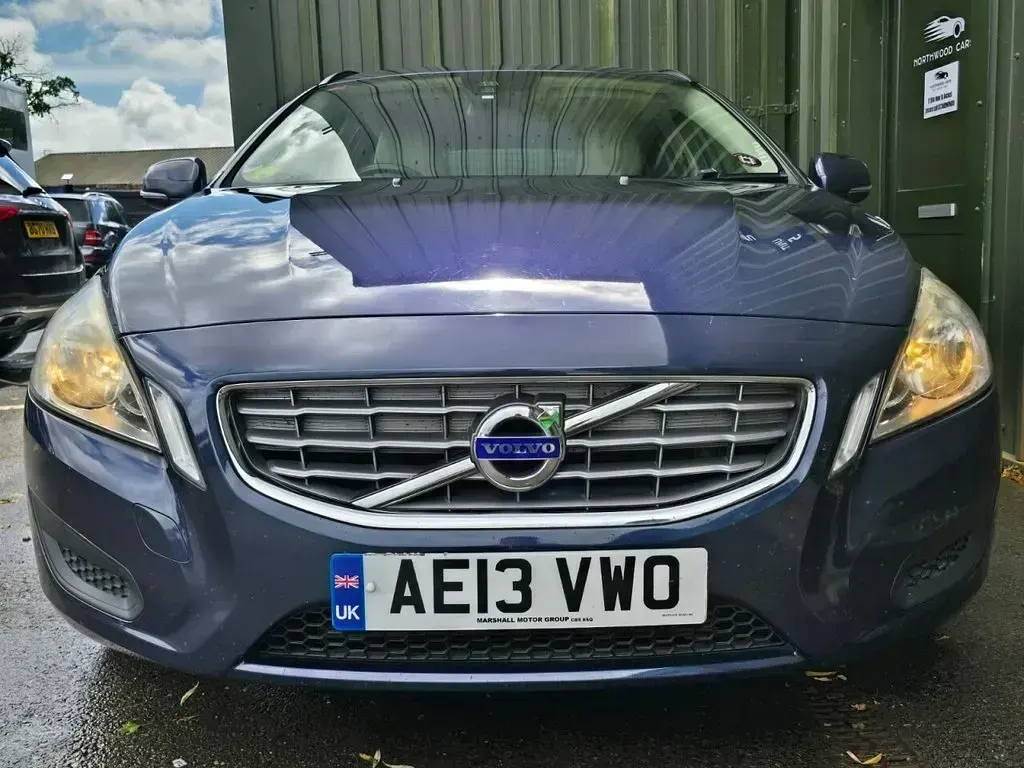 Used Volvo V60 115 HP (84 kW) 2013 Blue Estate