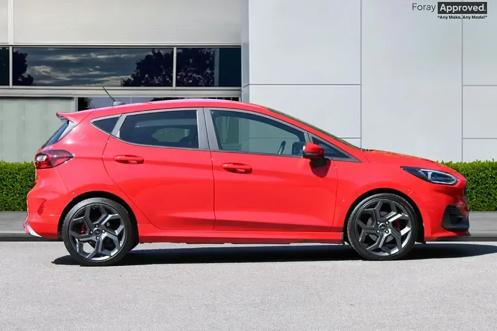 Used Ford Fiesta ST 2023 Race red Hatchback