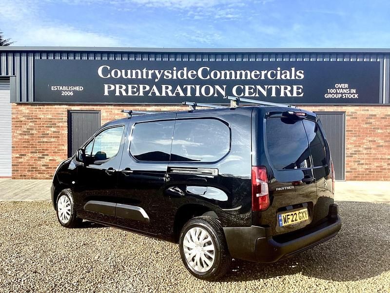 Used Peugeot Partner Premium 100 HP (73 kW) 2022 Black MPV