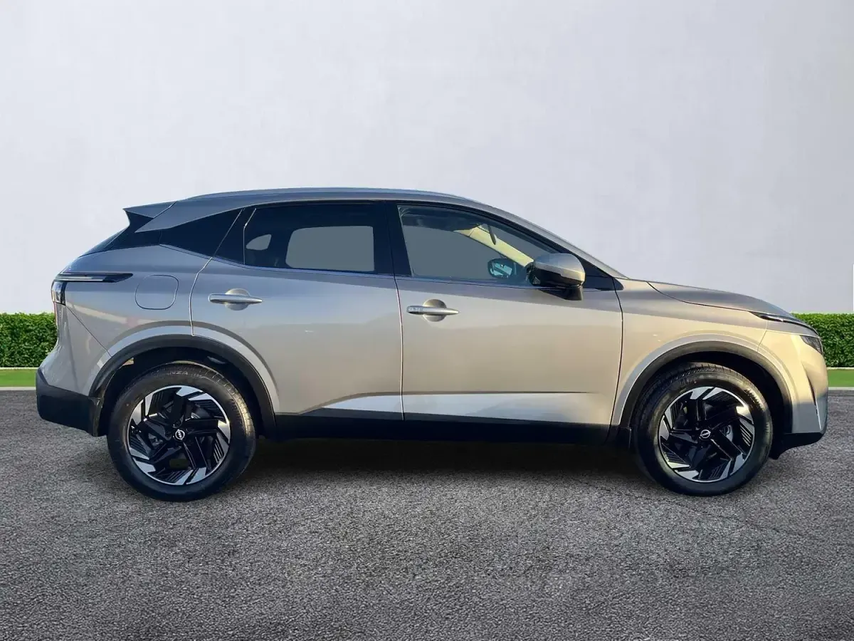 Used Nissan Qashqai N-Connecta 2025 Silver SUV
