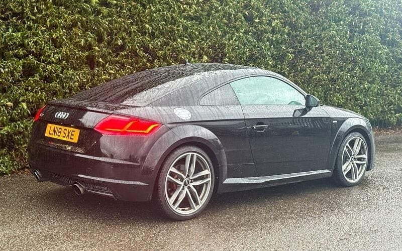 Usado Audi TT Black Edition 230 HP (169 kW) 2018 Preto Coupé