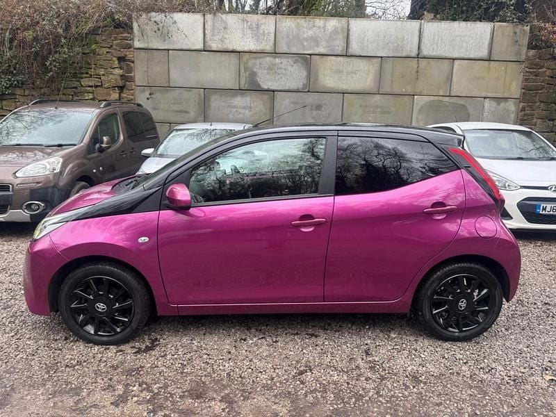 Used Toyota Aygo X-cite 69 HP (50 kW) 2018 Purple Hatchback