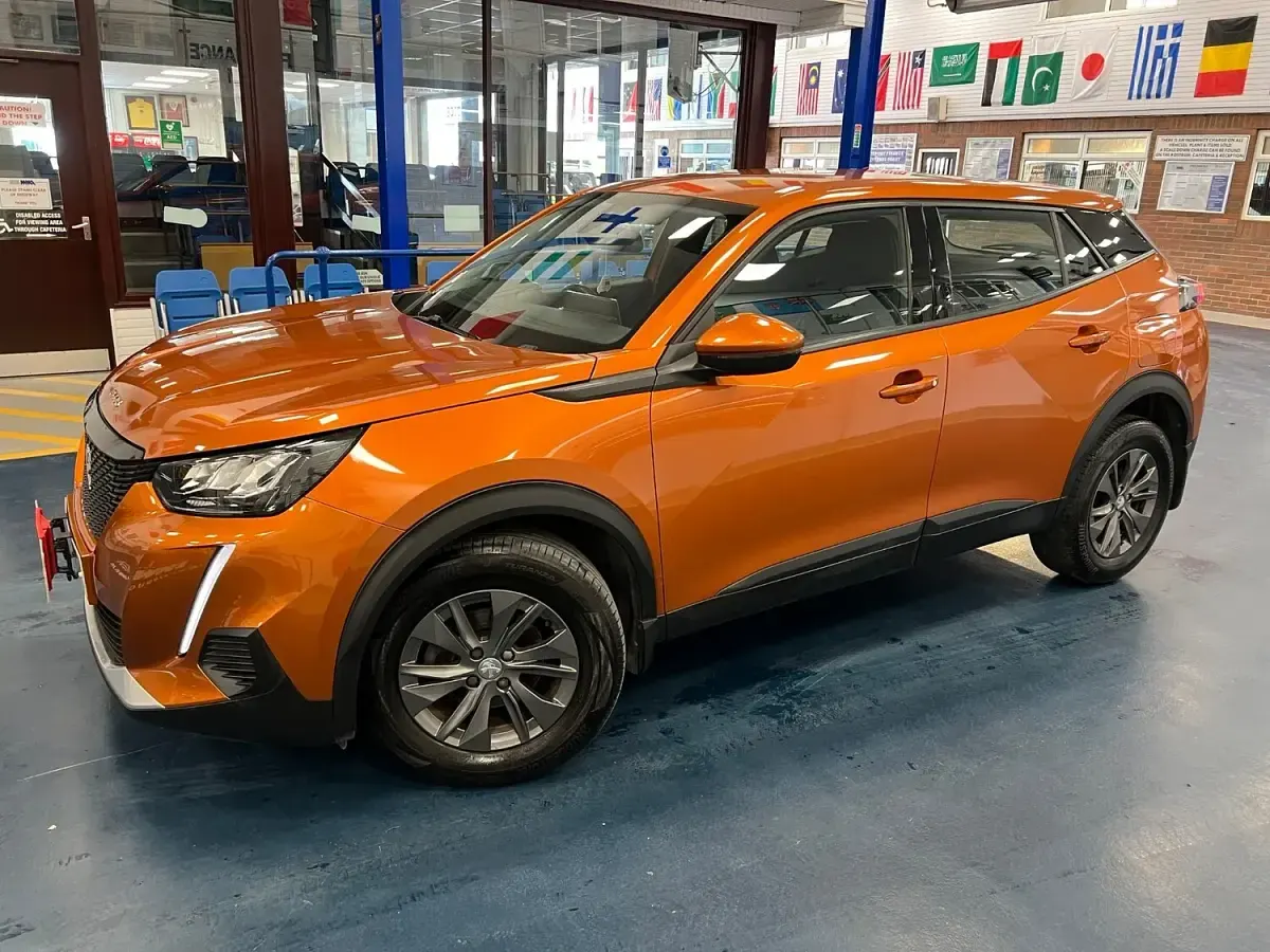 Used Peugeot 2008 Active Premium 110 HP (80 kW) 2021 Orange SUV