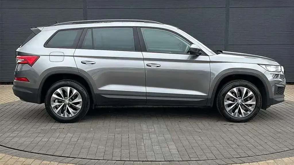 Used Skoda Kodiaq SE Drive 147 HP (108 kW) 2022 Grey SUV