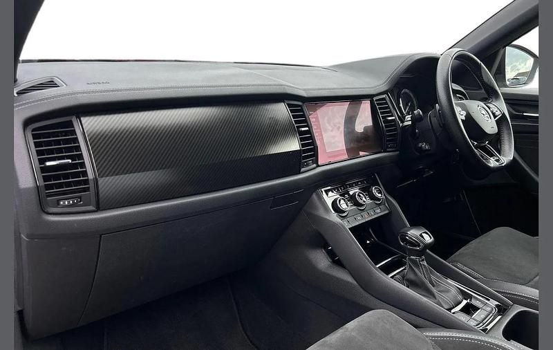 Used Skoda Kodiaq SportLine 150 HP (110 kW) 2022 Brilliant silver metallic SUV