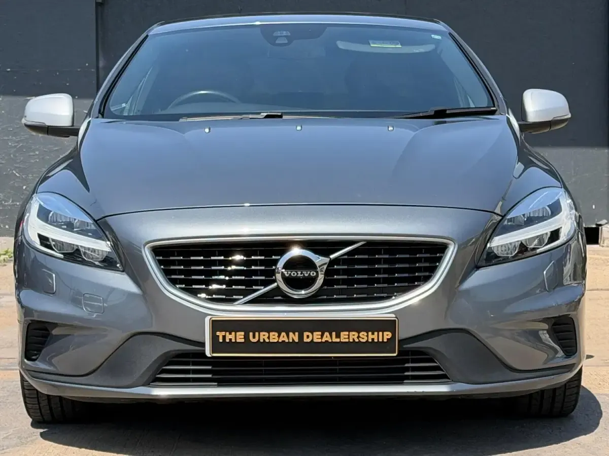 Used Volvo V40 R-Design Pro 2018 Grey