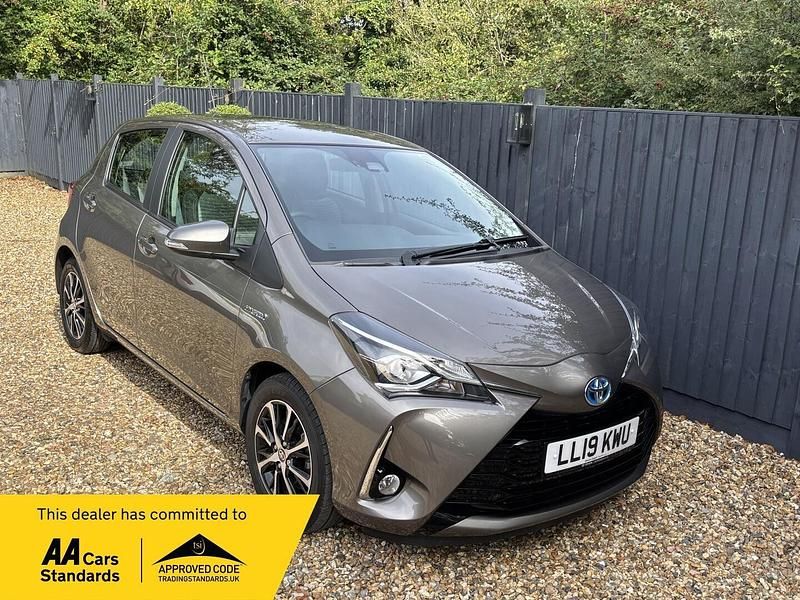 Bronze Used 2019 Toyota Yaris Hybrid Hatchback | £13,495 (Good price) - Image 1/4
