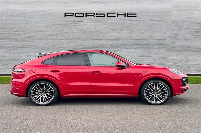 Used Porsche Cayenne 340 HP (250 kW) 2023 Red SUV