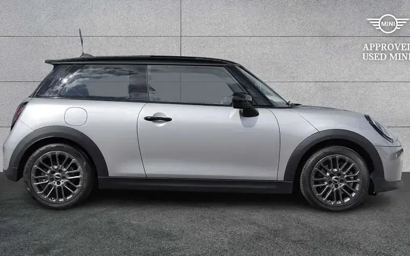 Used Mini Cooper Classic 150 kW (204 HP) 2026 Hatchback