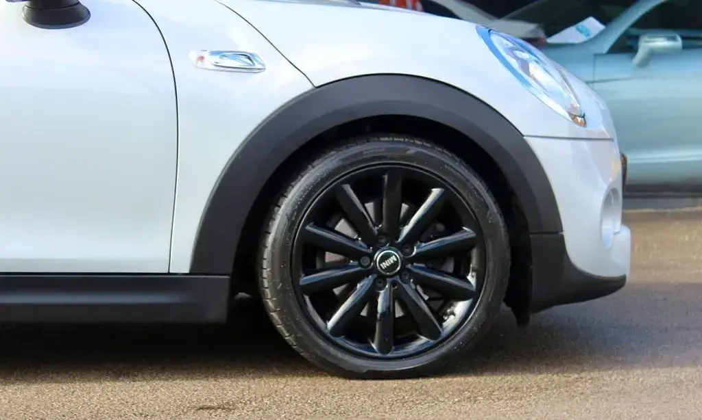 Used Mini Cooper S Hatch 192 HP (141 kW) 2018 Silver Hatchback