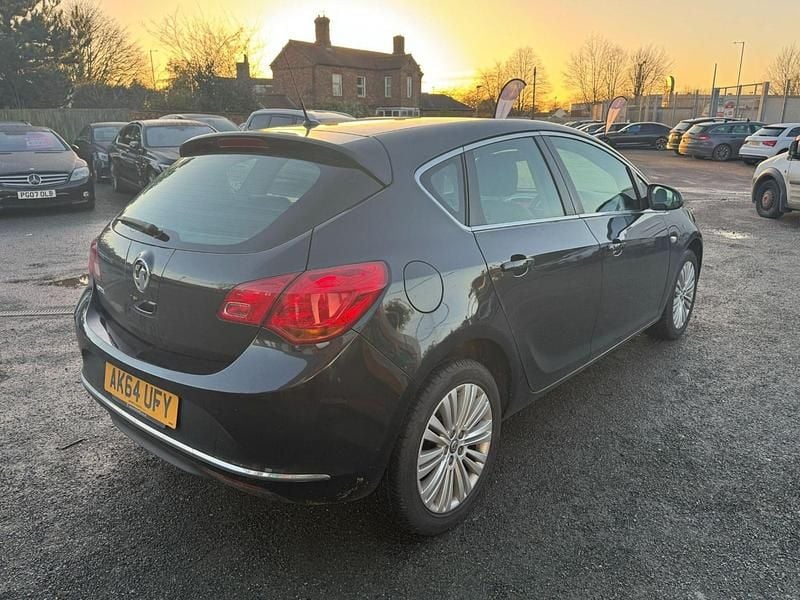 Used Vauxhall Astra Excite 2014 Black Hatchback