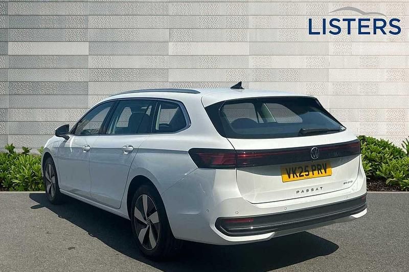 Used VW Passat Life 204 HP (150 kW) 2025 White Estate