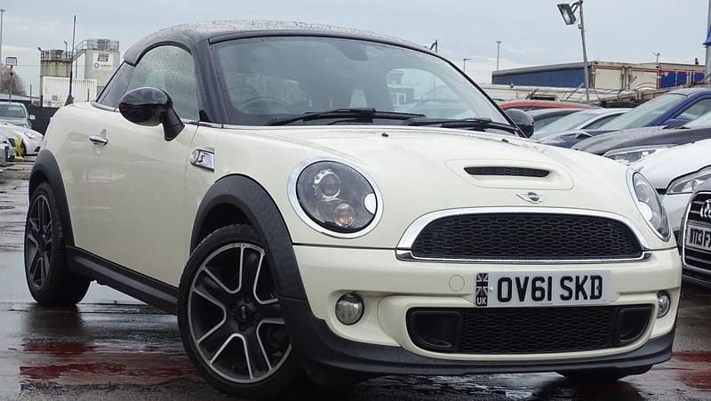 White Used 2011 Mini Cooper S Coupé Coupe | £3,795 (Fair price) - Image 1/3
