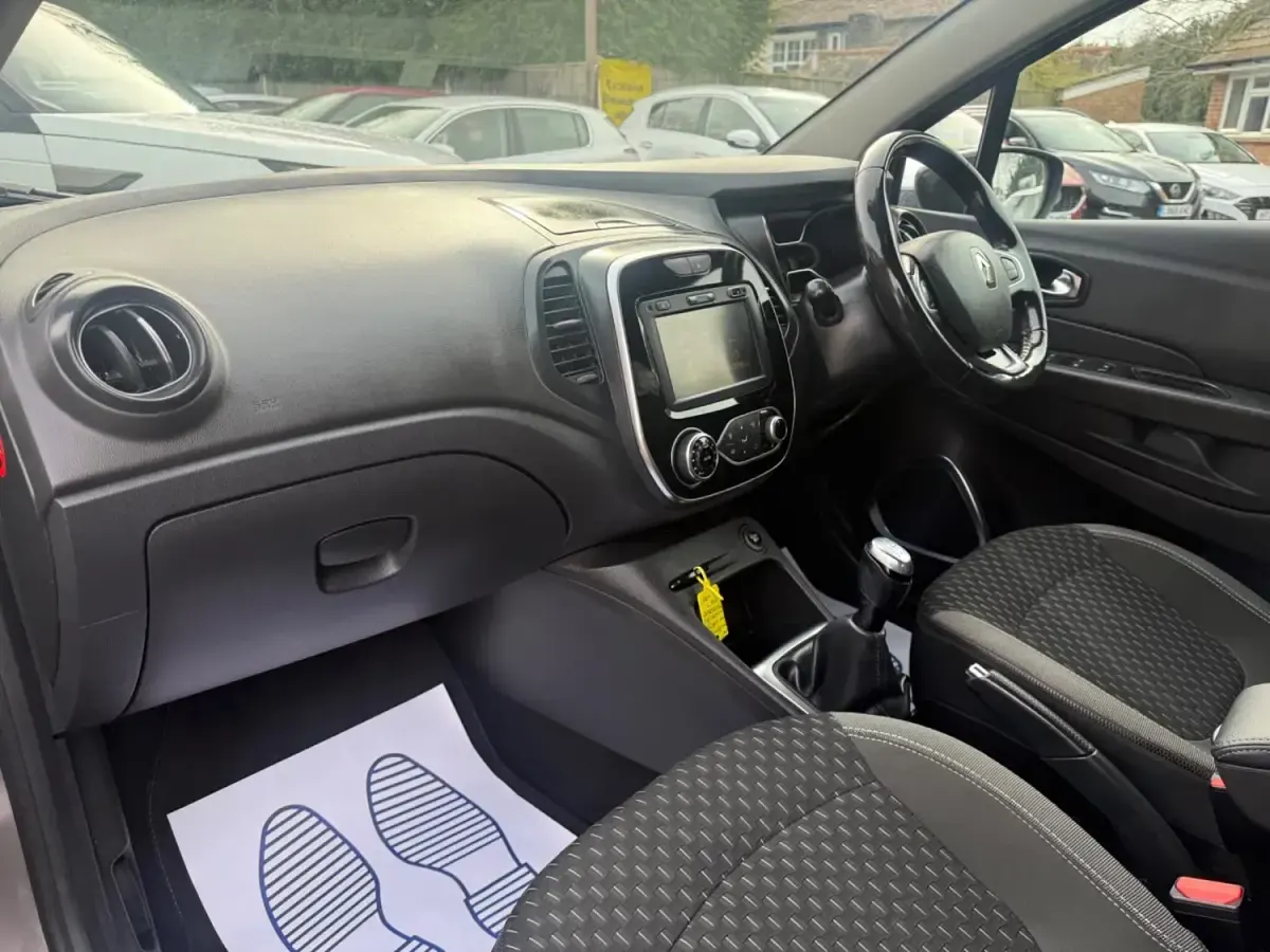 Second-hand Renault Captur Dynamique 90 CP (66 kW) 2017 Gri SUV
