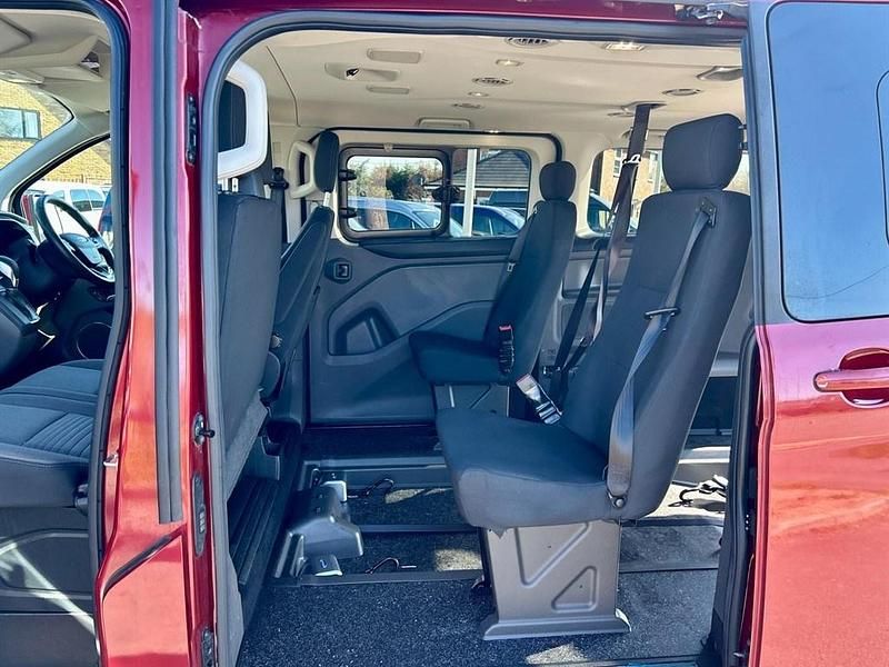 Used Ford Tourneo Titanium 130 HP (95 kW) 2021 Red MPV