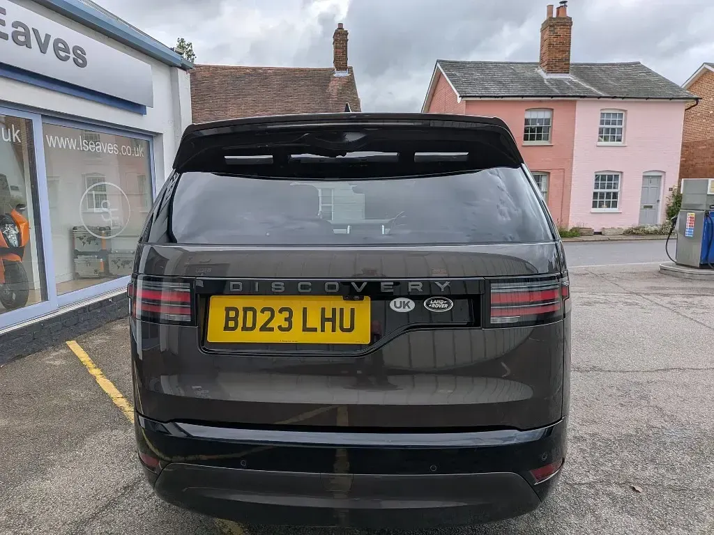 Used Land Rover Discovery HSE Dynamic 300 HP (220 kW) 2023 Grey SUV