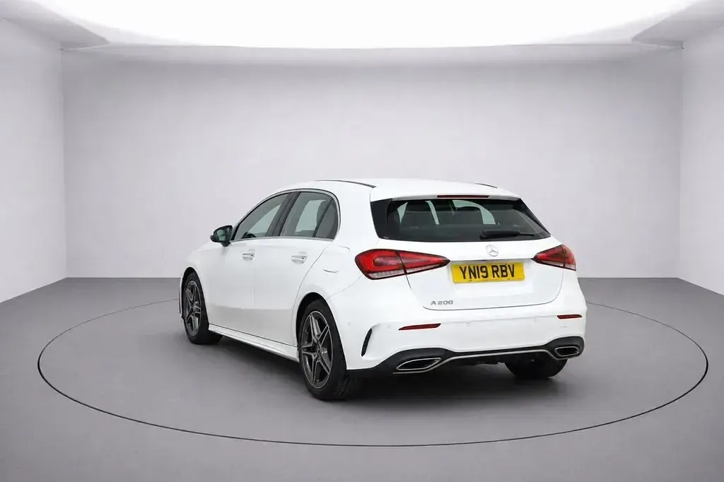 Käytetty Mercedes A200 AMG line 2019 Valkoinen Viistoperä