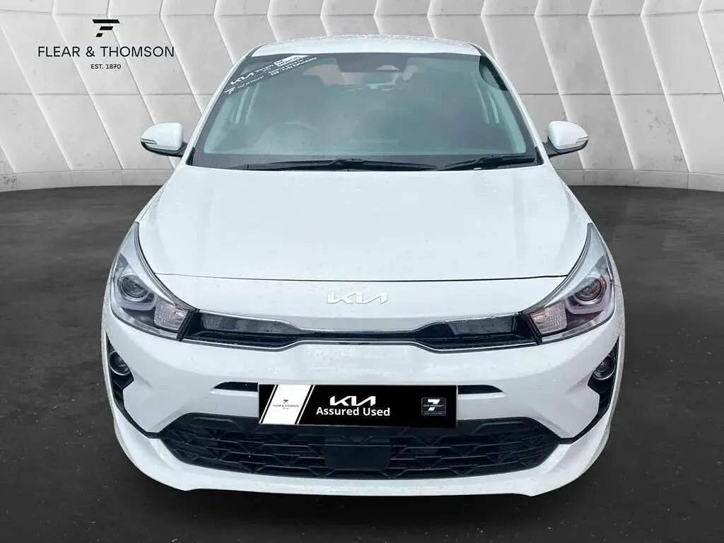 Used Kia Rio 2023 White Hatchback