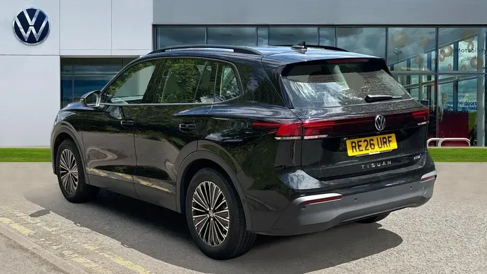 New VW Tiguan Life 130 HP (95 kW) 2026 Grenadilla black metallic SUV