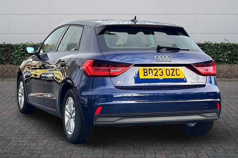 Used Audi A1 Design 94 HP (69 kW) 2023 Blue SUV