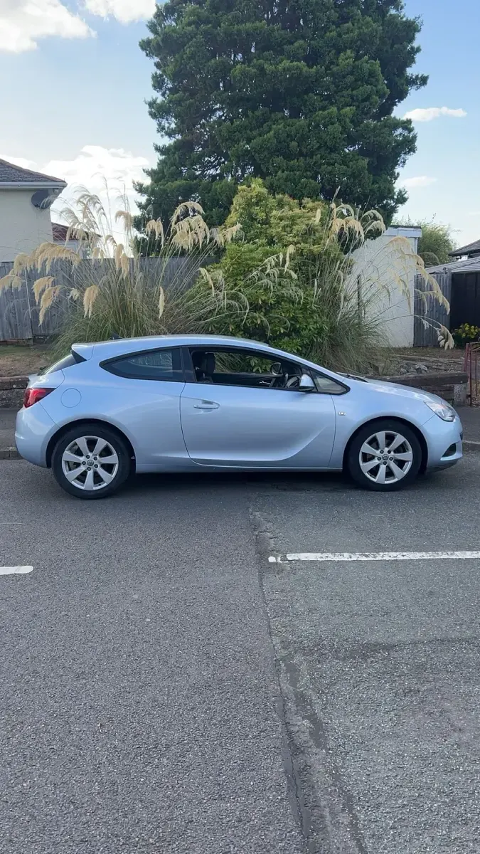 Used Vauxhall Astra GTC Sport 2014 Silver Hatchback