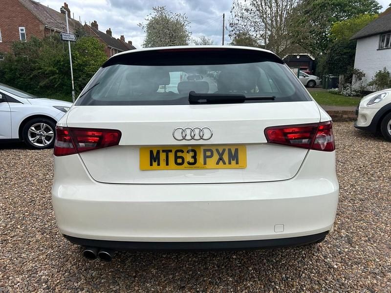 Begagnad Audi A3 Sport 140 HK (102 kW) 2014 Vit Halvkombi
