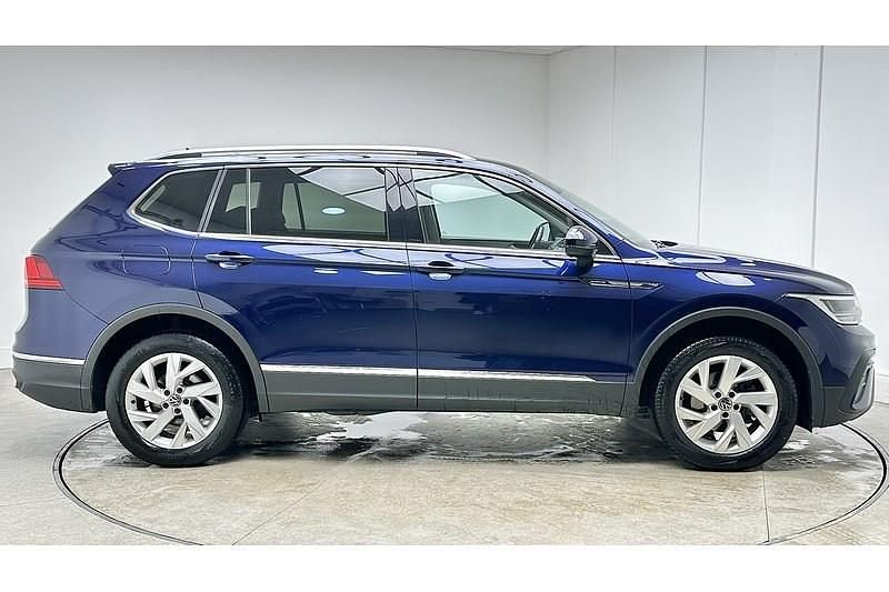 Used VW Tiguan Allspace Life 150 HP (110 kW) 2024 Blue SUV