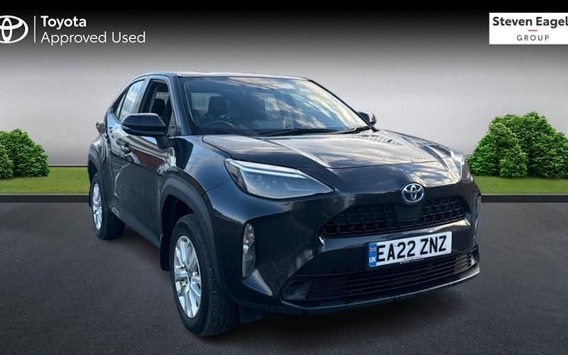 Used 2025 Toyota Yaris Hybrid Estate | £19,647 (Super price) - Image 1/3