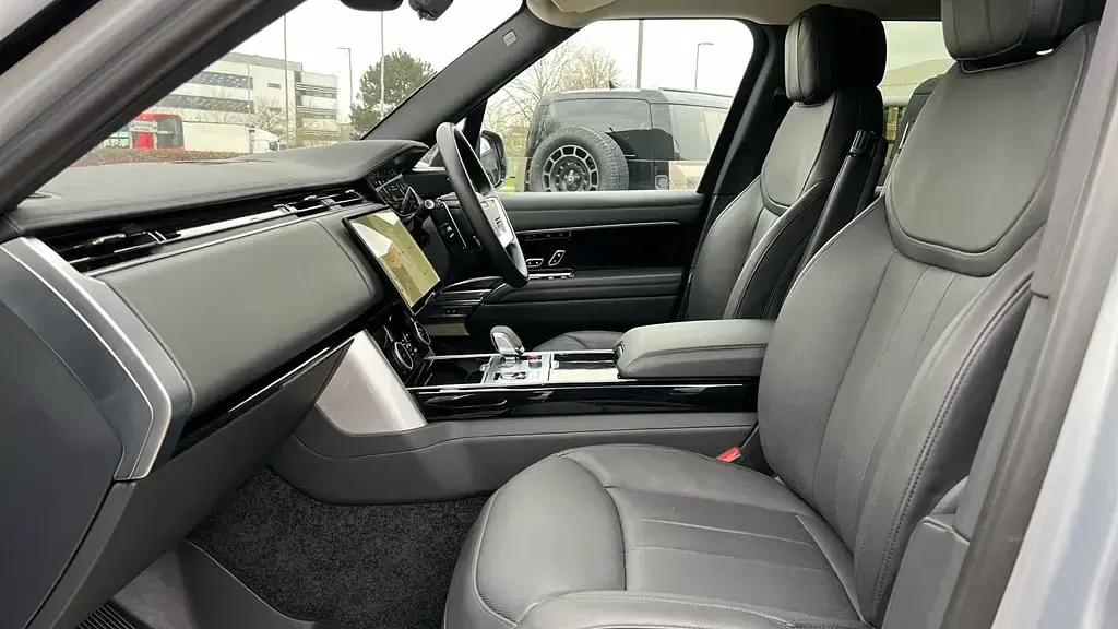 Begagnad Land Rover Range Rover SE 350 HK (257 kW) 2022 Silver SUV