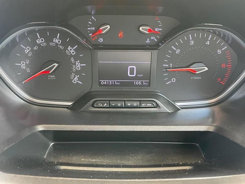 Usado Peugeot Partner 131 HP (96 kW) 2022 Branco Monovolume