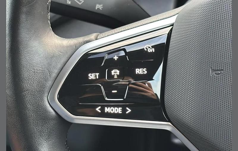 White Used 2021 VW ID.4 Pure SUV | £19,099 (Fair price) - Image 1/4